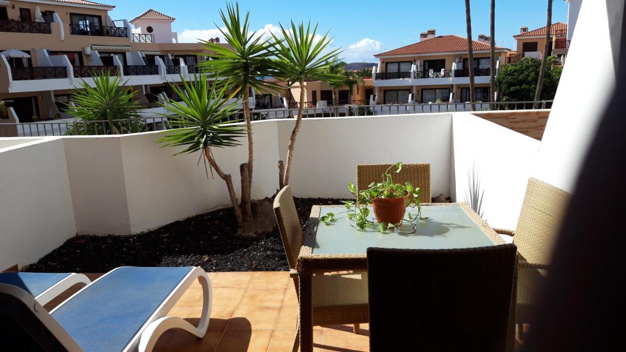 Apartment With Pool And Gardens Near The Coast San Miguel de Abona Buitenkant foto