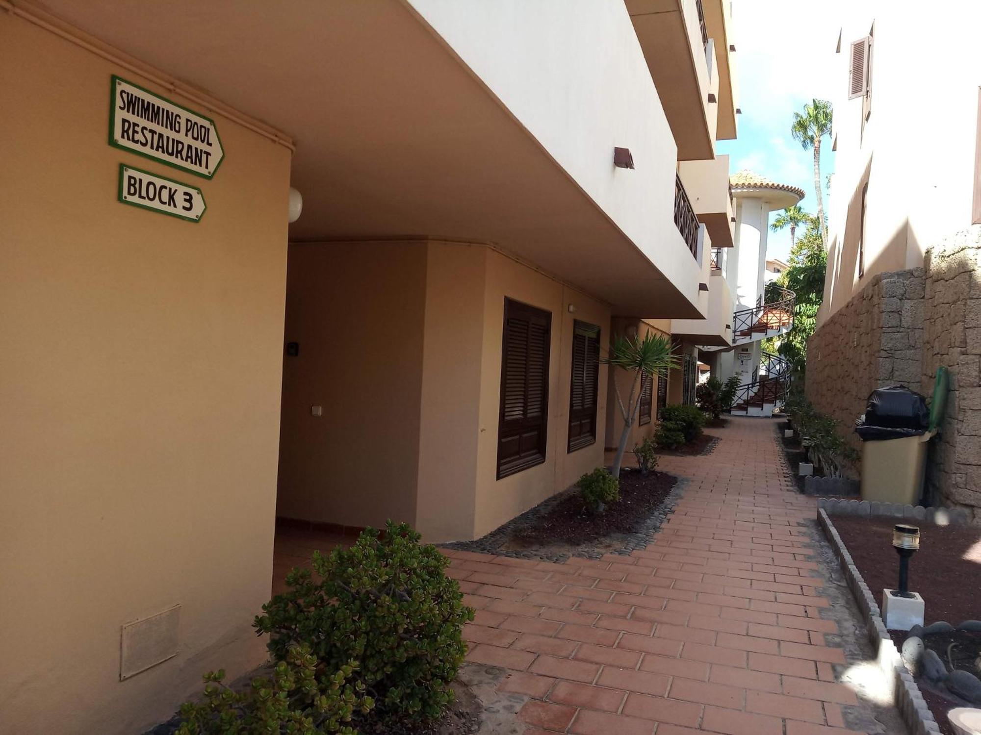 Apartment With Pool And Gardens Near The Coast San Miguel de Abona Buitenkant foto